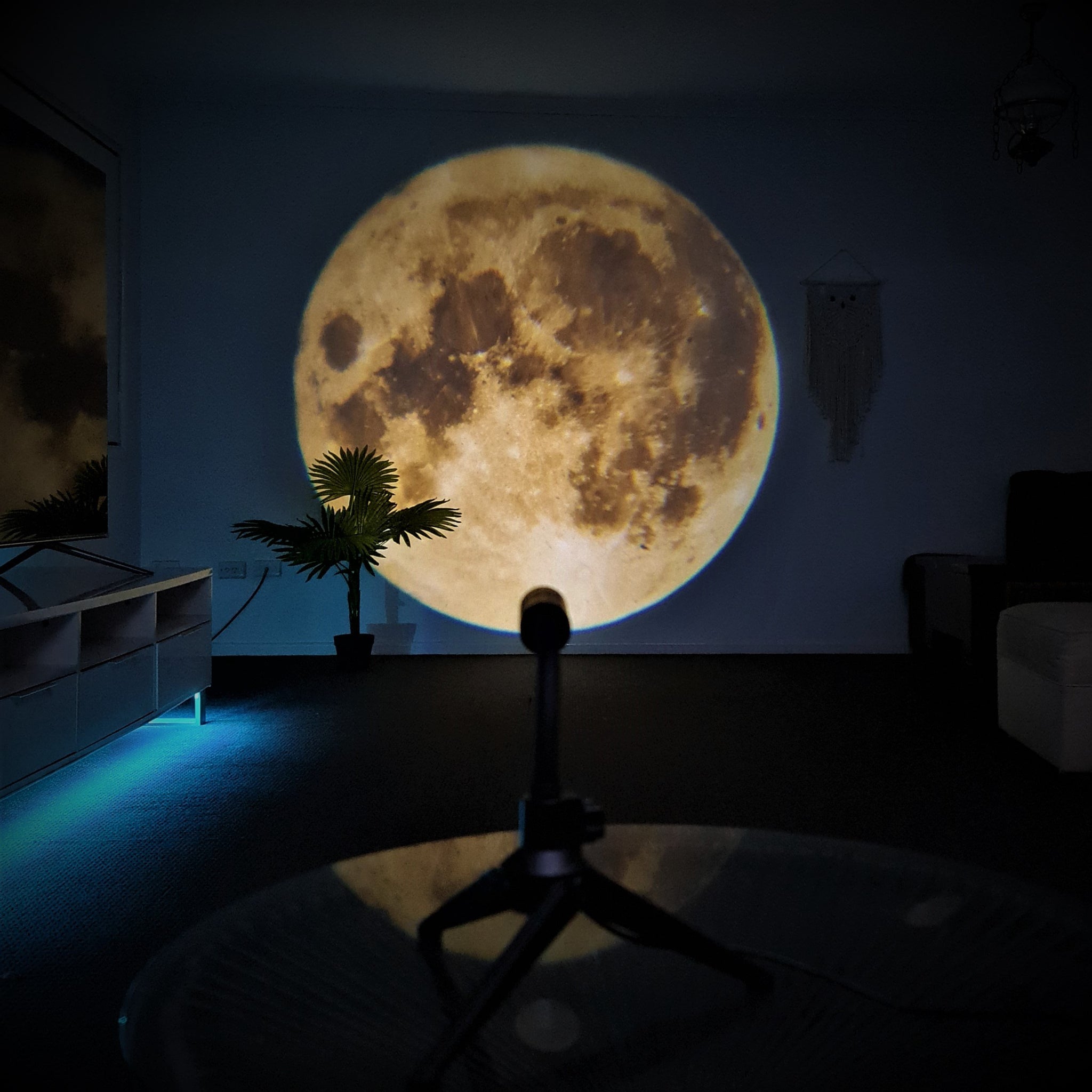 LunarGlow - 3D Floating Moon Light - Create a Relaxing Atmosphere for Your Space