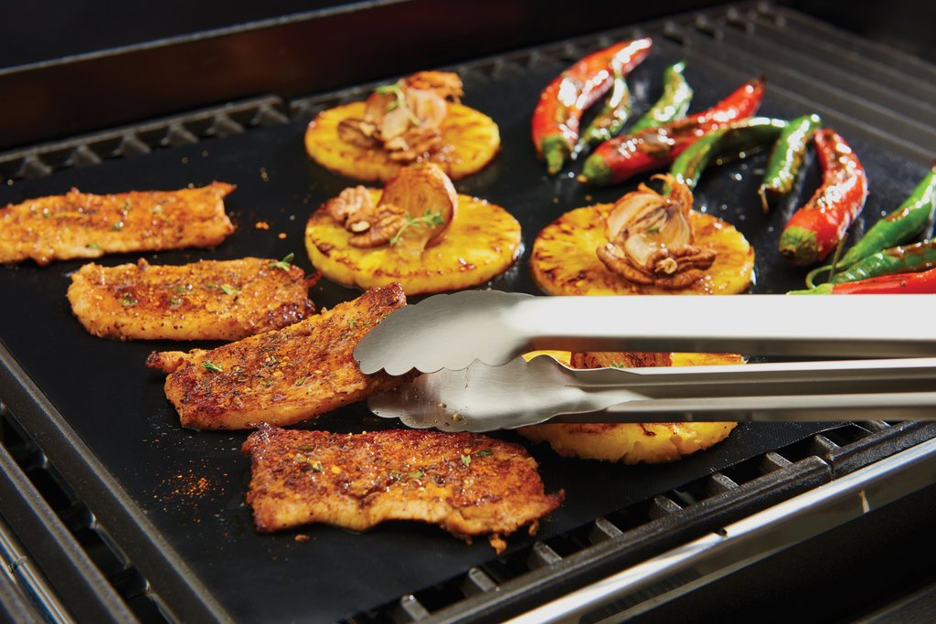 GrillGuard - Non-Stick Heat-Resistant BBQ Grill Mat - Easy to Clean (2+2 FREE)