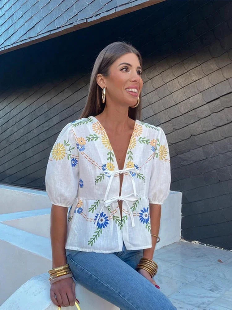 Matilda - Floral Print V-Neck Blouse - A Fresh, Feminine Look for Any Occasion