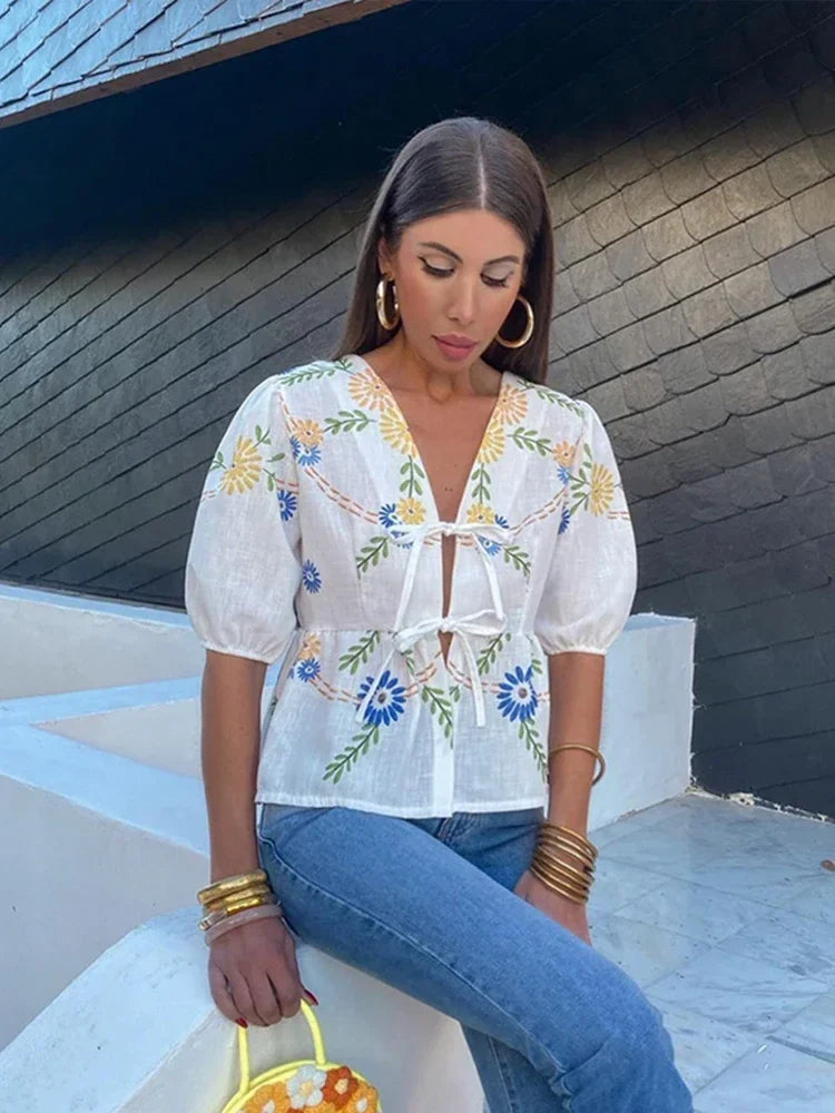 Matilda - Floral Print V-Neck Blouse - A Fresh, Feminine Look for Any Occasion