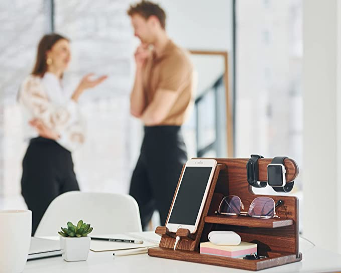 WoodCraft - Adjustable Walnut Phone Stand - Multifunctional and Stylish
