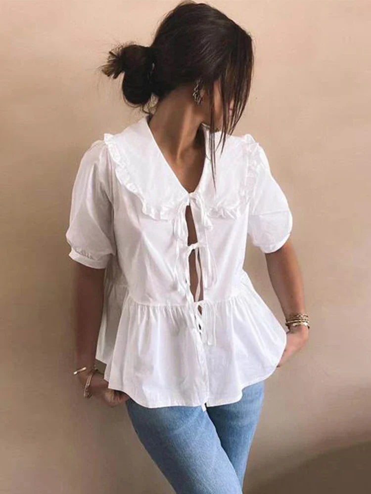 Catalina - Chic Blouse with Peter Pan Collar - Perfect for a Feminine Touch