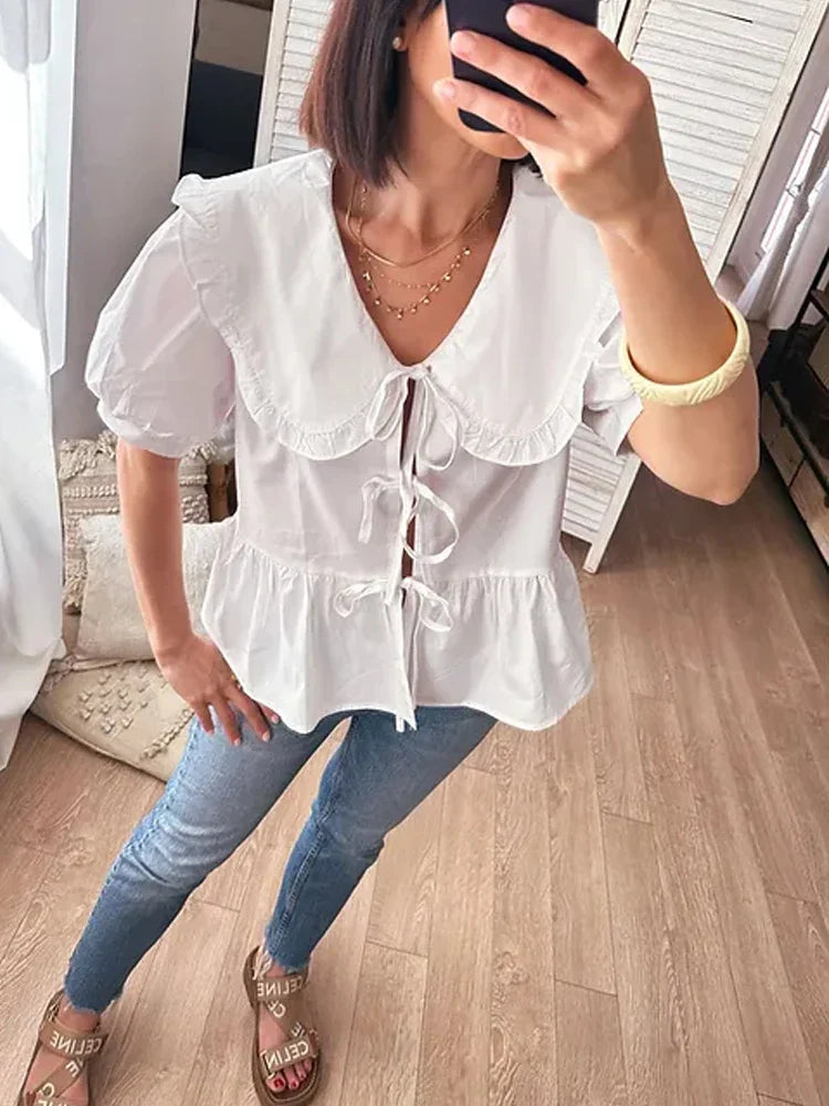 Catalina - Chic Blouse with Peter Pan Collar - Perfect for a Feminine Touch