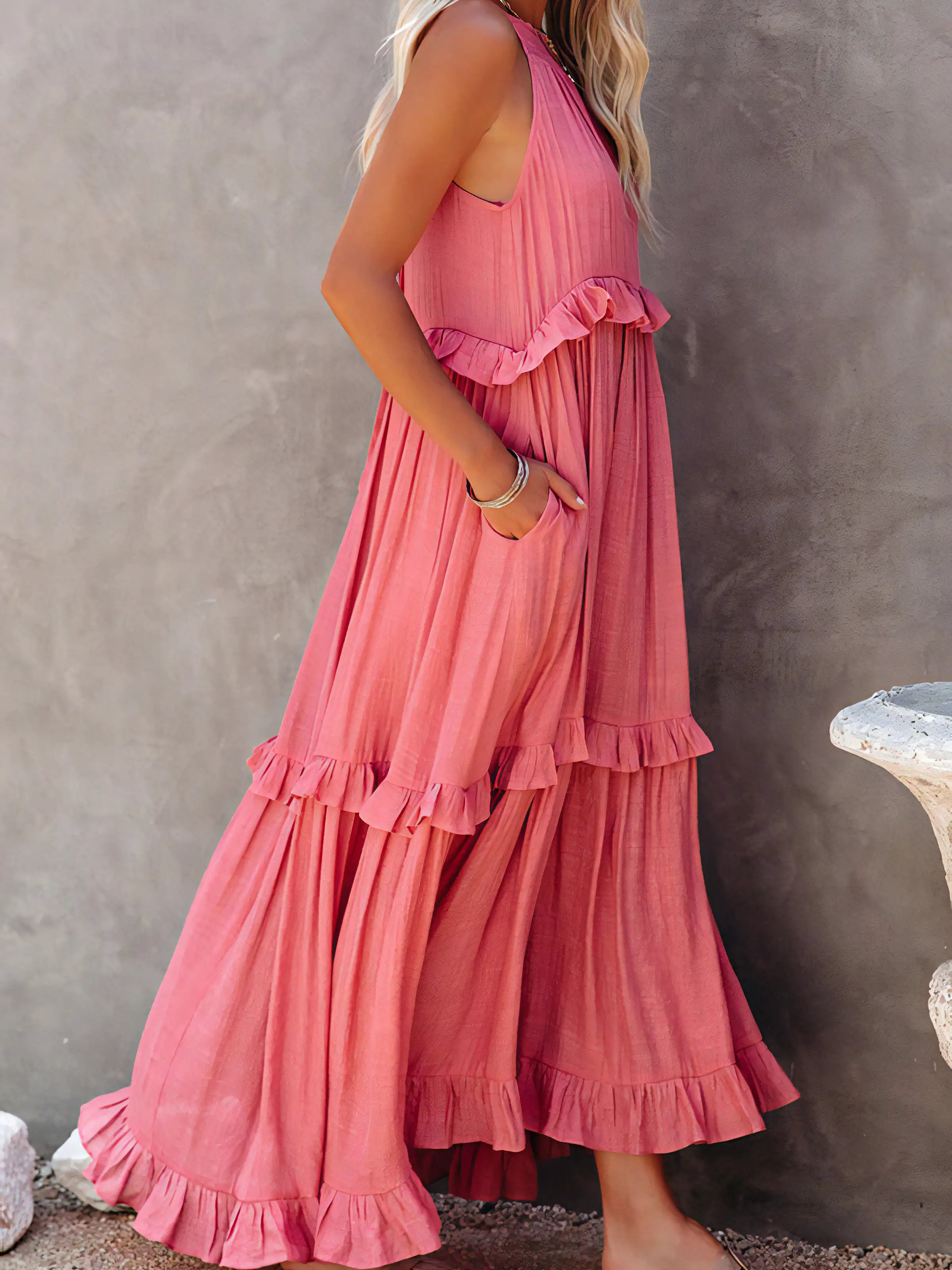 Erin - Flowy Summer Maxi Dress with Adjustable Straps - Perfect for Warm Days