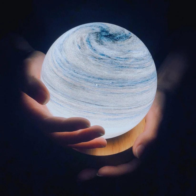 LunaGlow - Magical Moon Lamp - USB Powered for a Captivating Atmosphere