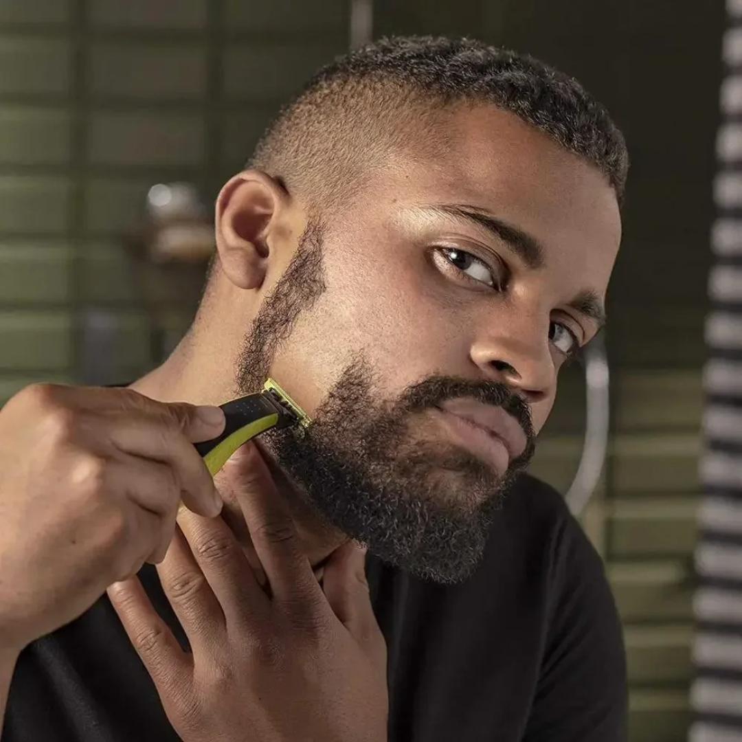 GroomPro - Portable Electric Shaver for Full Body - Smooth Shave Anywhere, Anytime